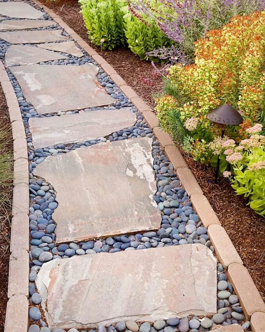 Дорожка из кирпича