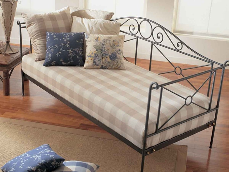 Диван лофт на колесиках