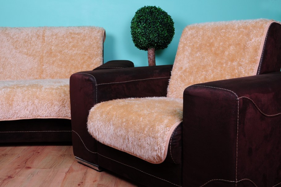 Диван Честер красный велюр