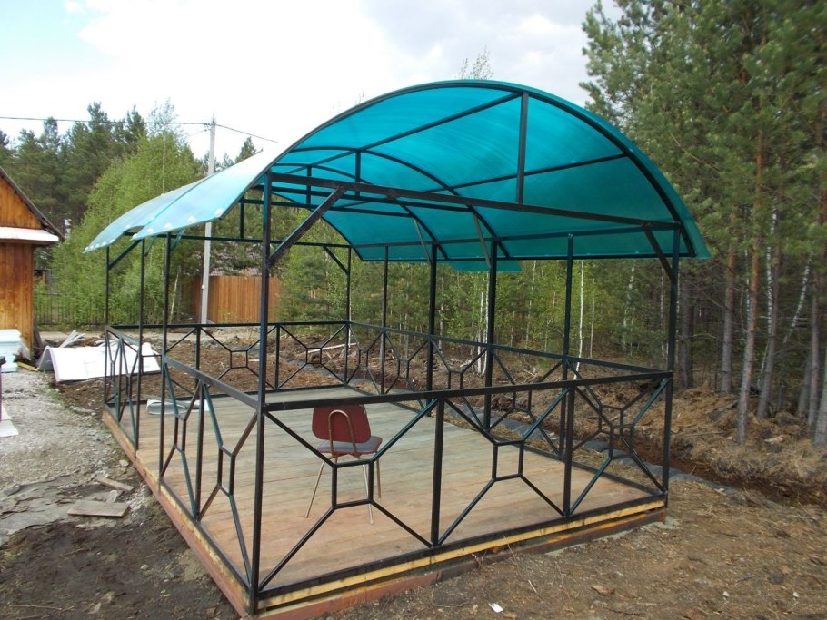 Кованые беседки с поликарбонатом