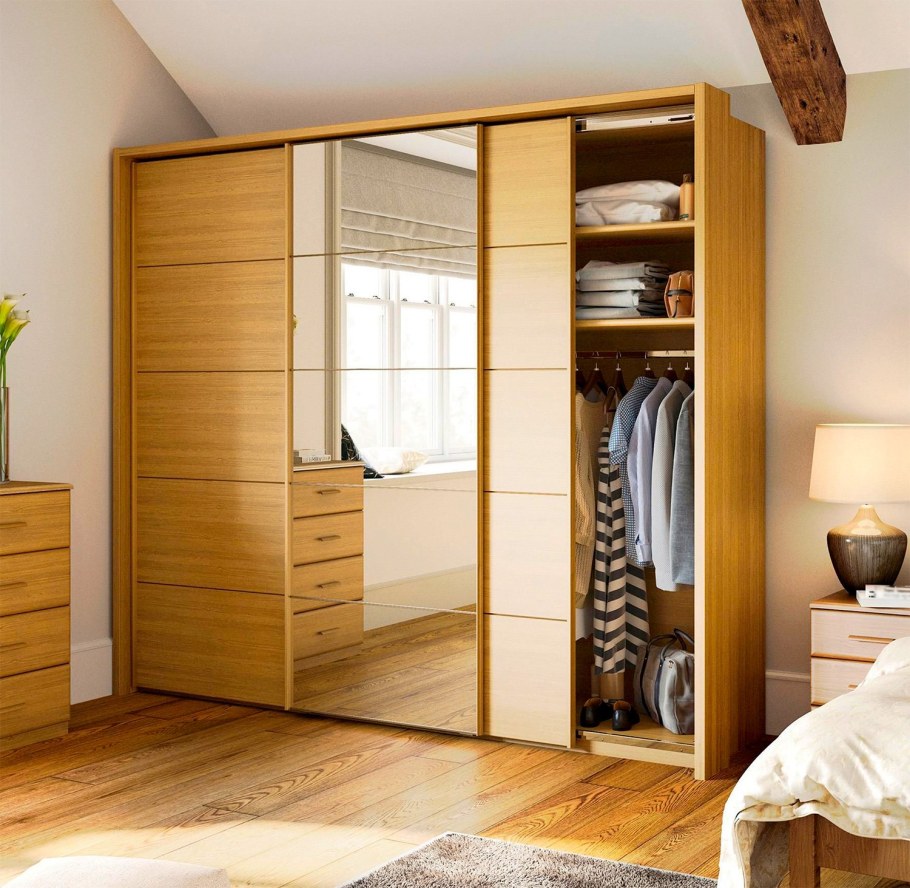 Шкаф в комнату