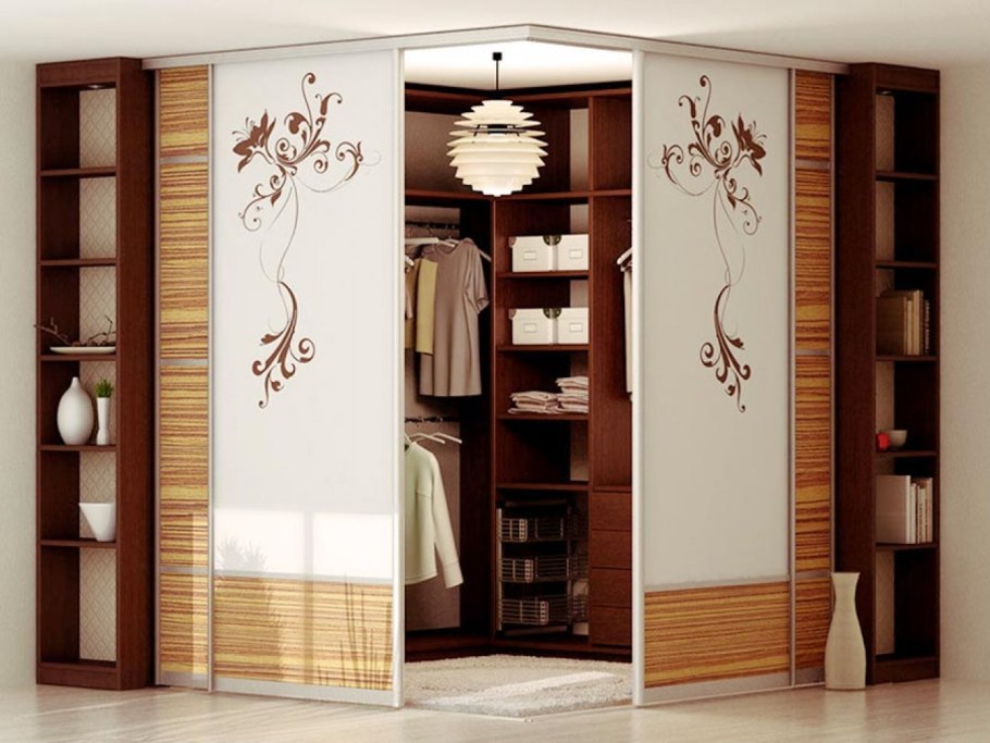 Угловые гардеробные шкафы-купе