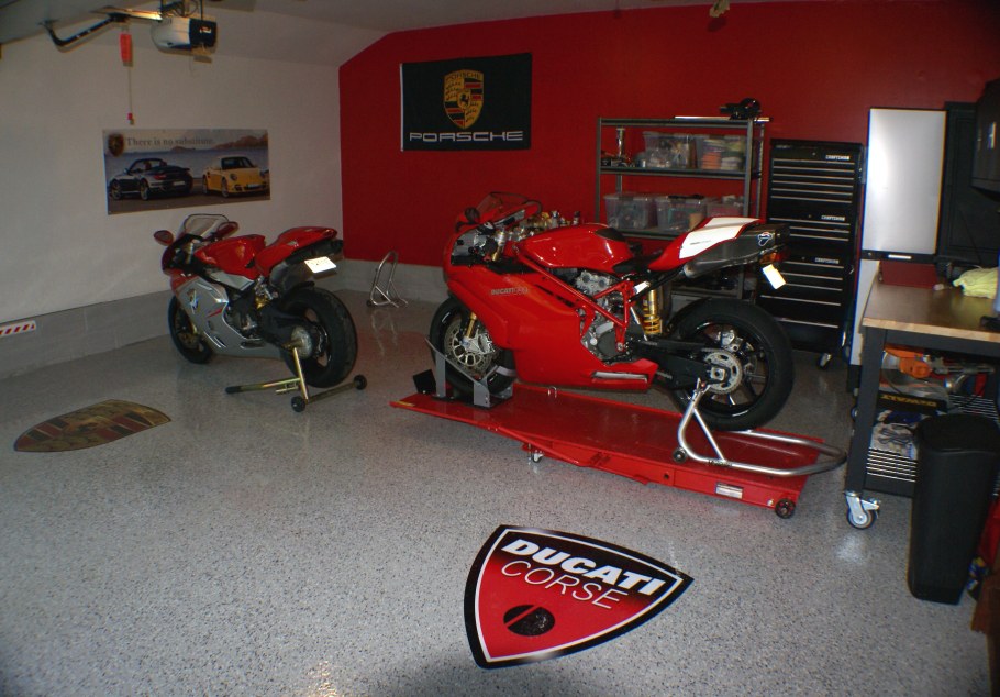 Столик из автозапчастей