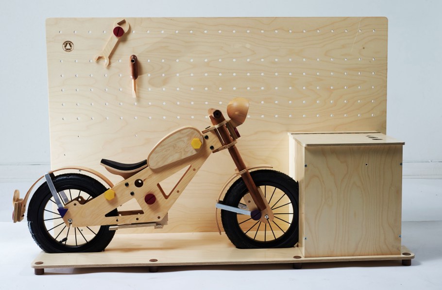 Комната в гаражном стиле