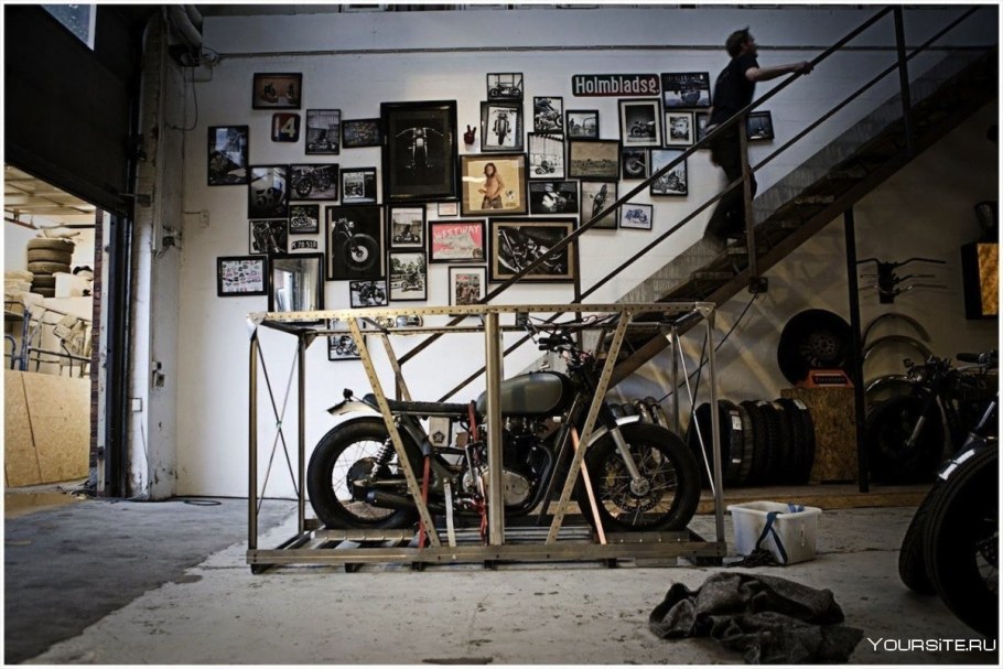 Гараж в стиле Харлей Дэвидсон