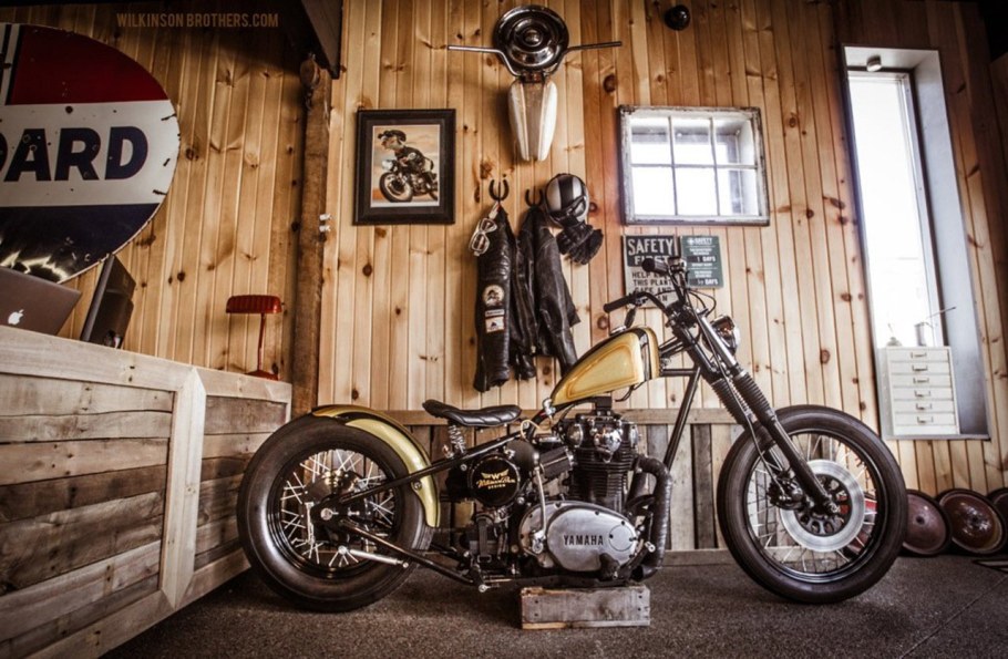 Гараж для мотоцикла с баром