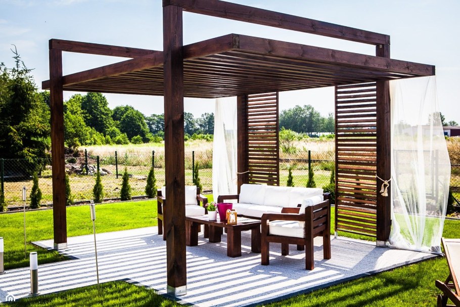 Простые беседки для дачи