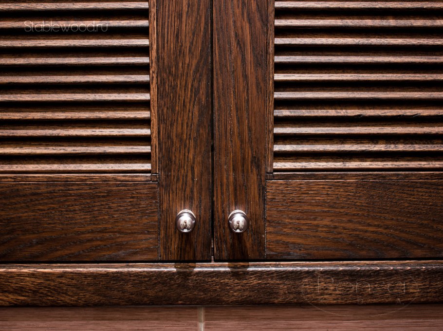 Деревянный жалюзи на фасад