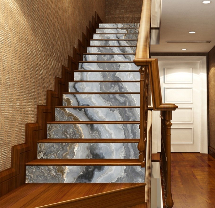 Декоративная лестница в интерьере