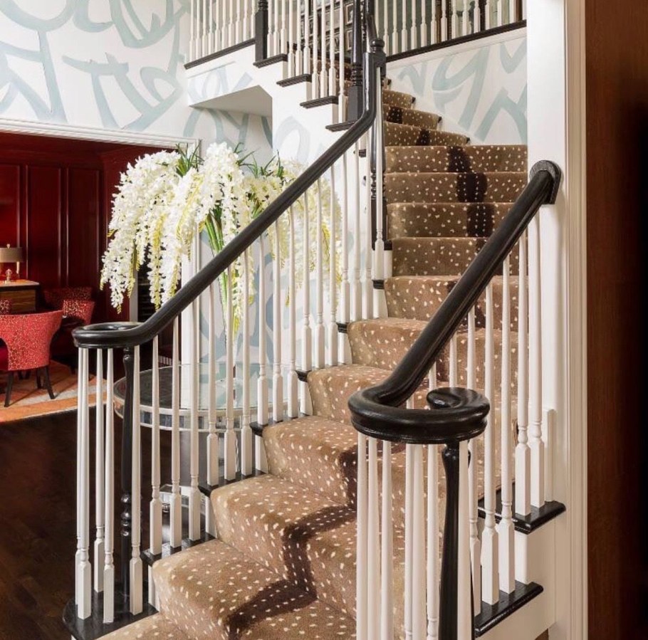 Украшение лестницы