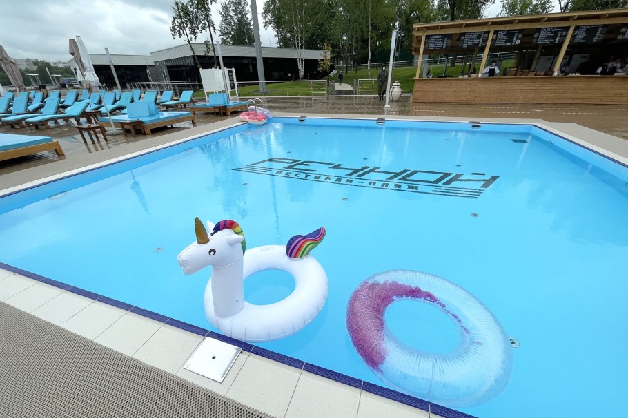 Северный Речной вокзал пляжная зона