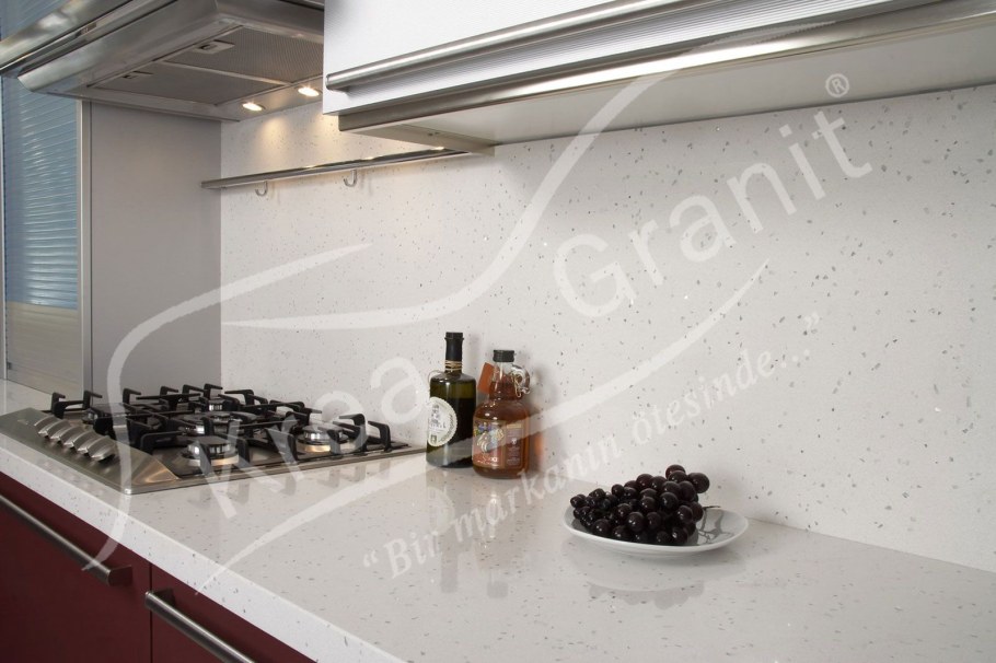 Стеновая панель из искусственного камня для кухни