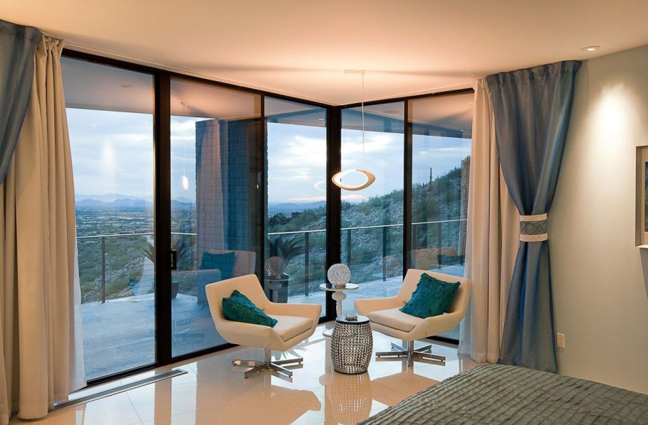 Комната с панорамным остеклением