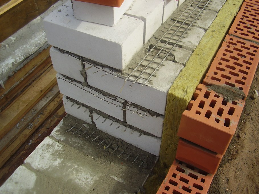 Стройка из пеноблоков