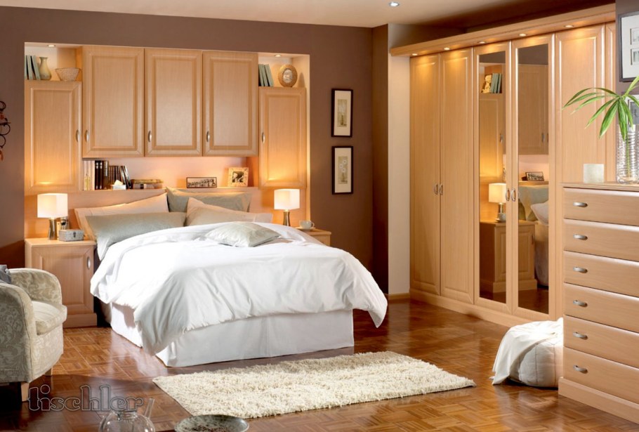 Спальня со встроенной мебелью