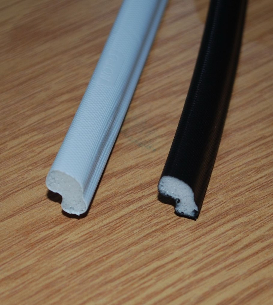 Дверной уплотнитель 820.10.36.024