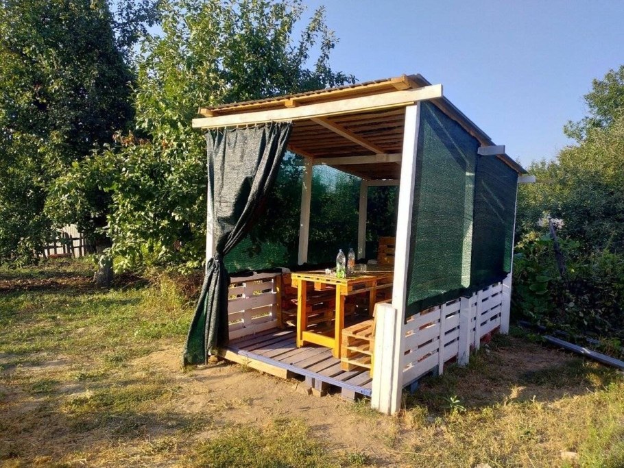 Простенькая беседка