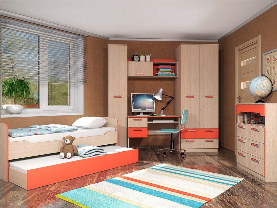 Стол в детской