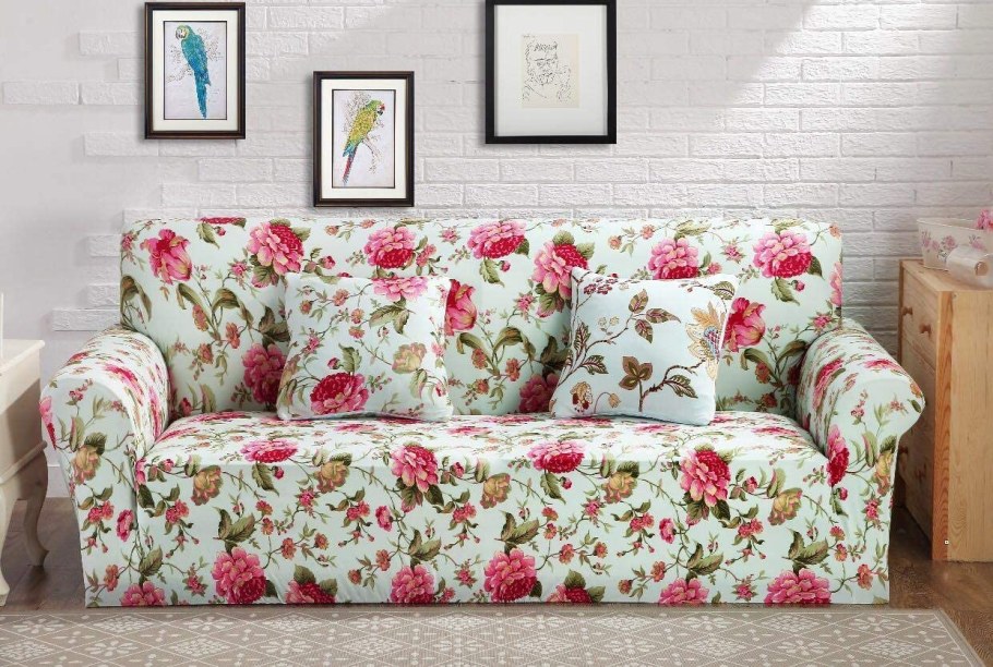 Разноцветное кресло