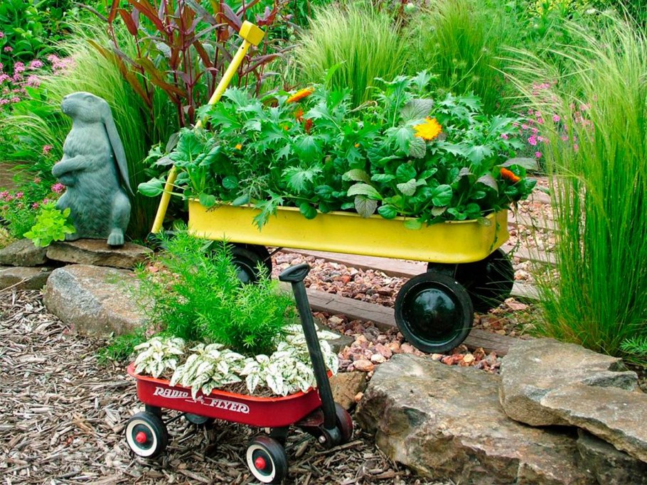 Раковина на даче на улице