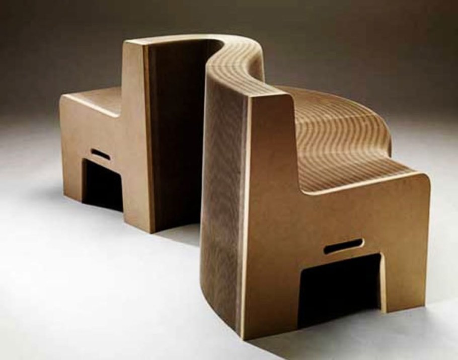 Диван из массива дерева