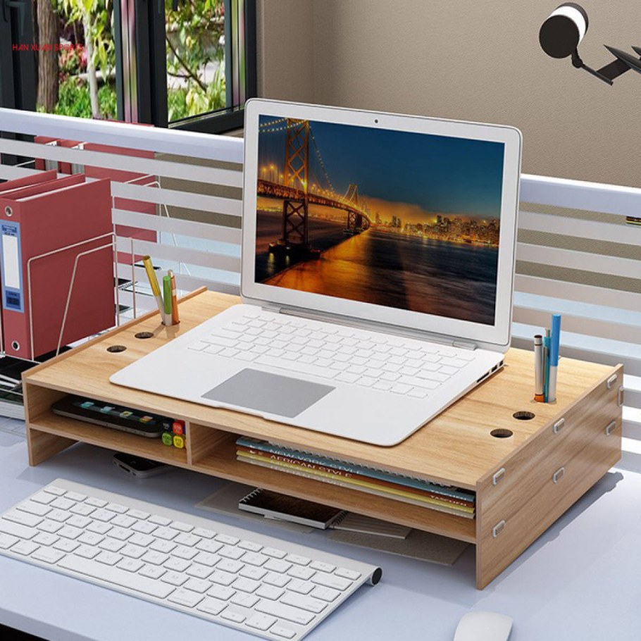 Подставка для ноутбука из дерева