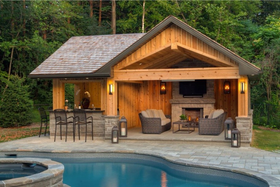 Бассейн в пристройке