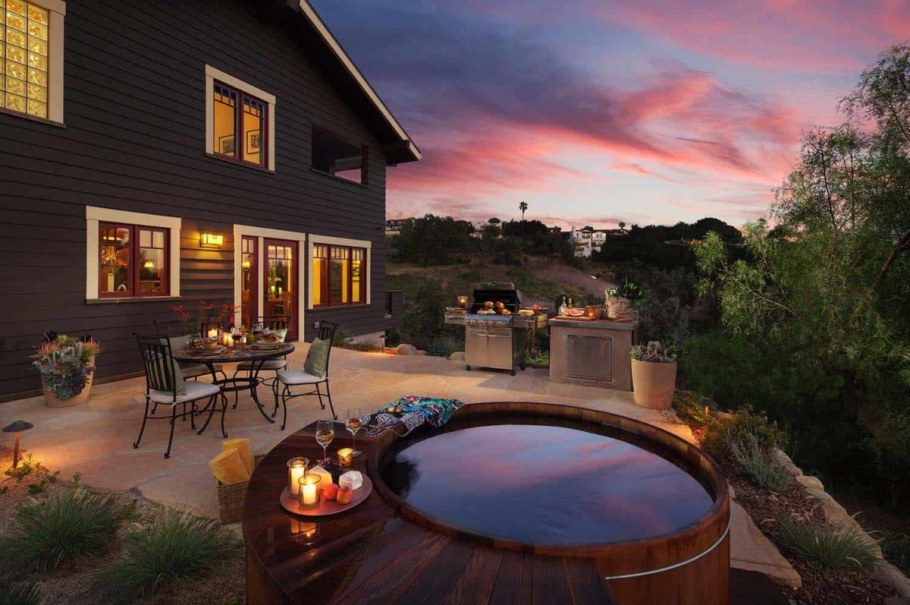 Двухэтажная баня с бассейном