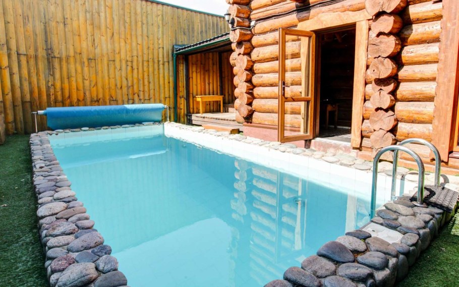 Пристройка бассейна к дому