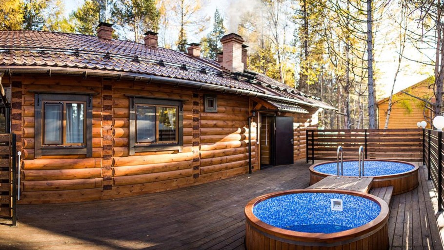 Дача с бассейном и баней