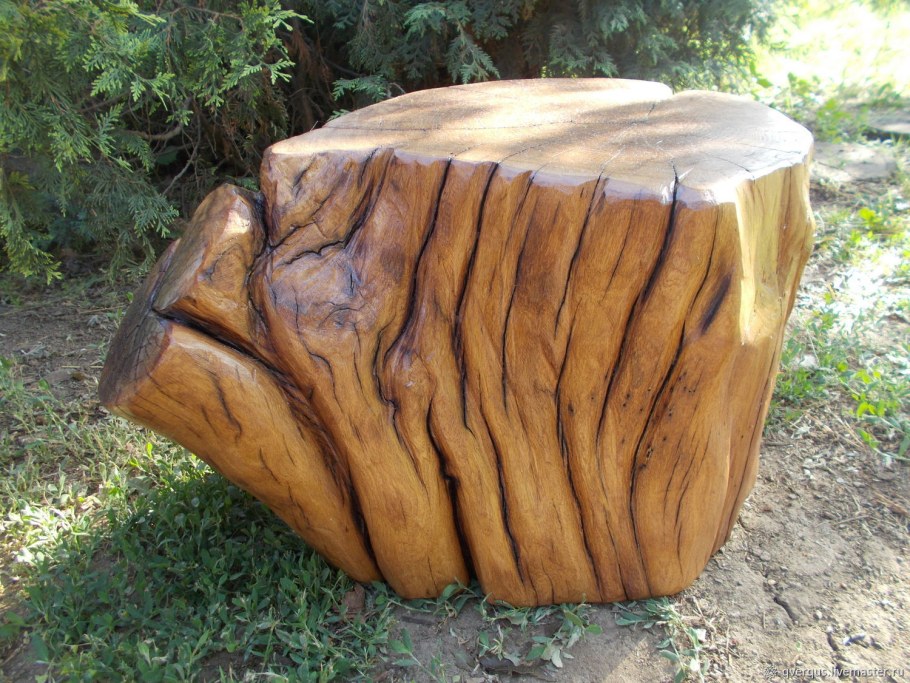 Уличная мебель из пней