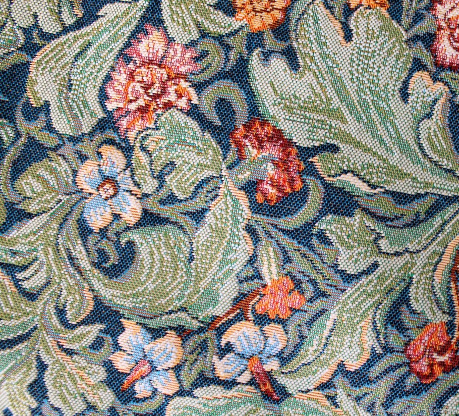 Плетёный коврик из ткани