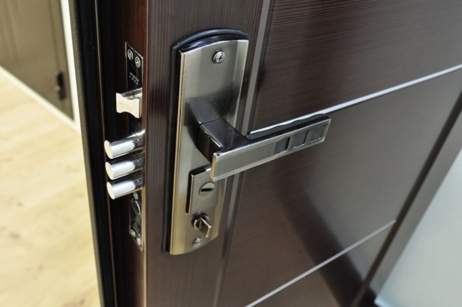 Алюминиевая дверная коробка фа40