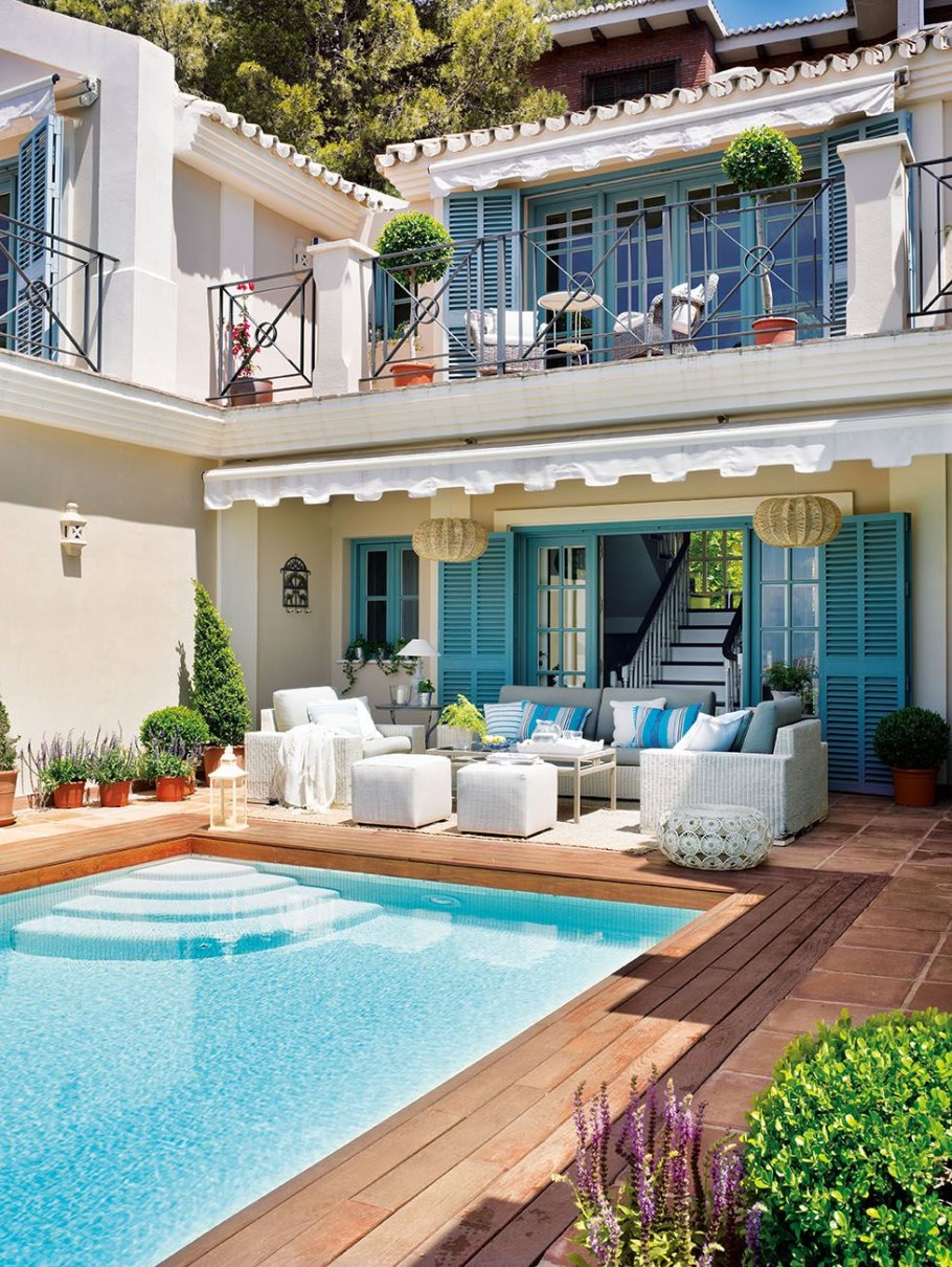 Дом с бассейном