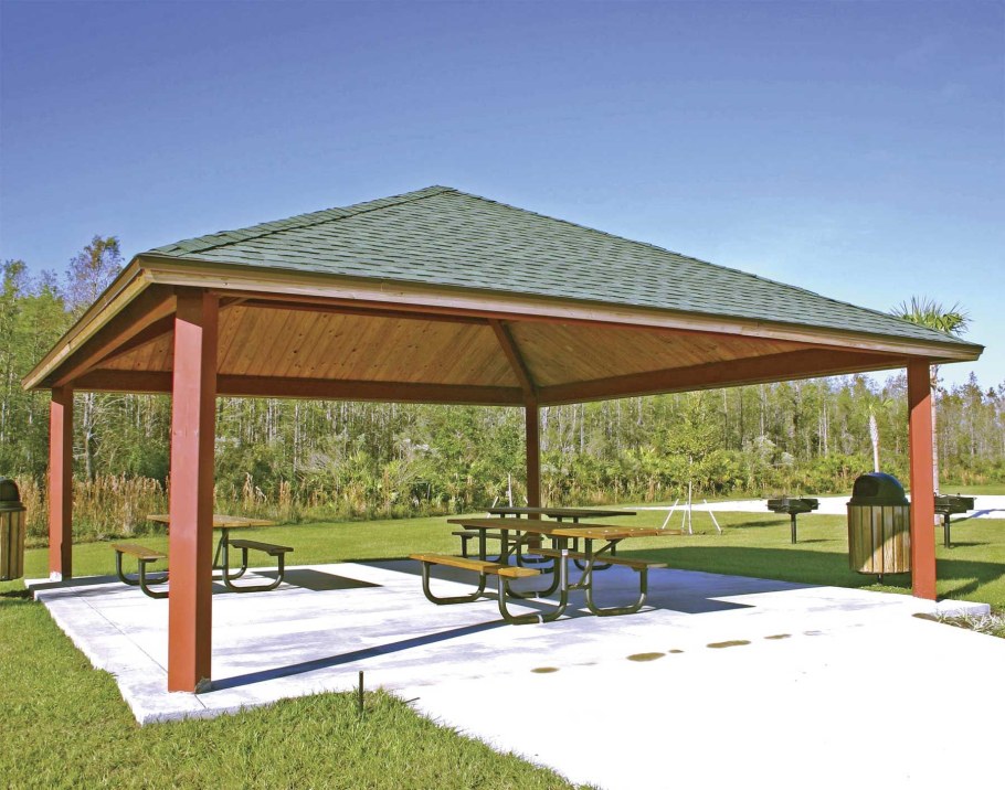 Беседка с вальмовой крышей 3х3