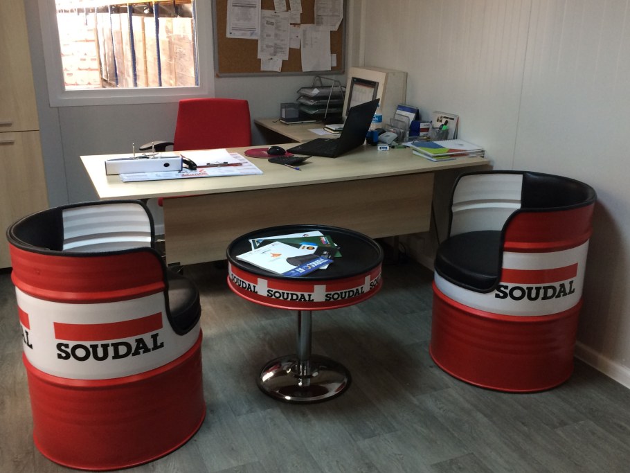 Кресло из бочки