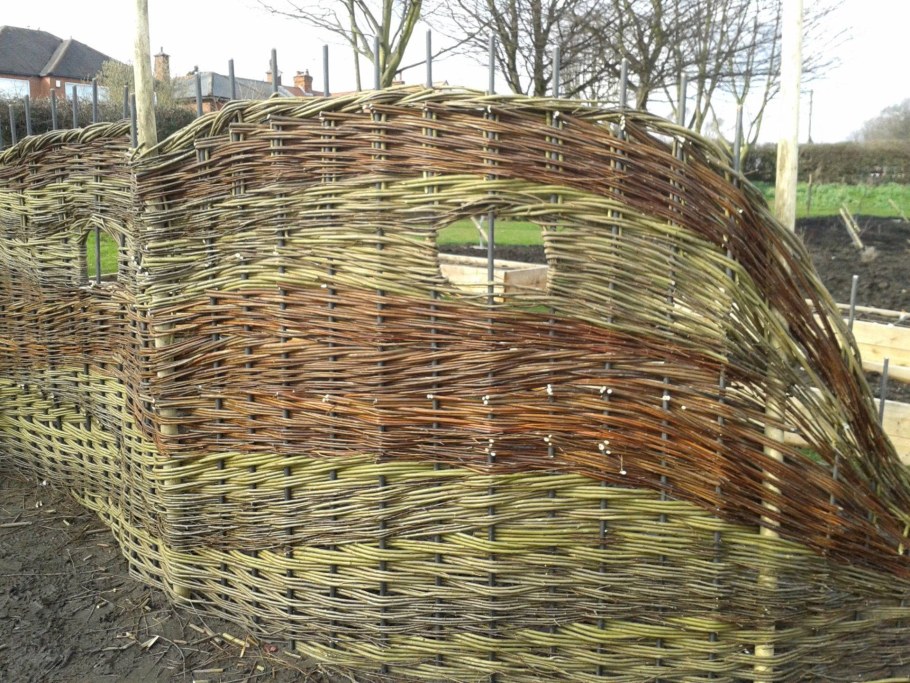 Плетень тын