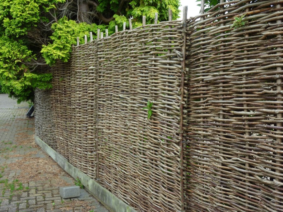 Плетеная изгородь
