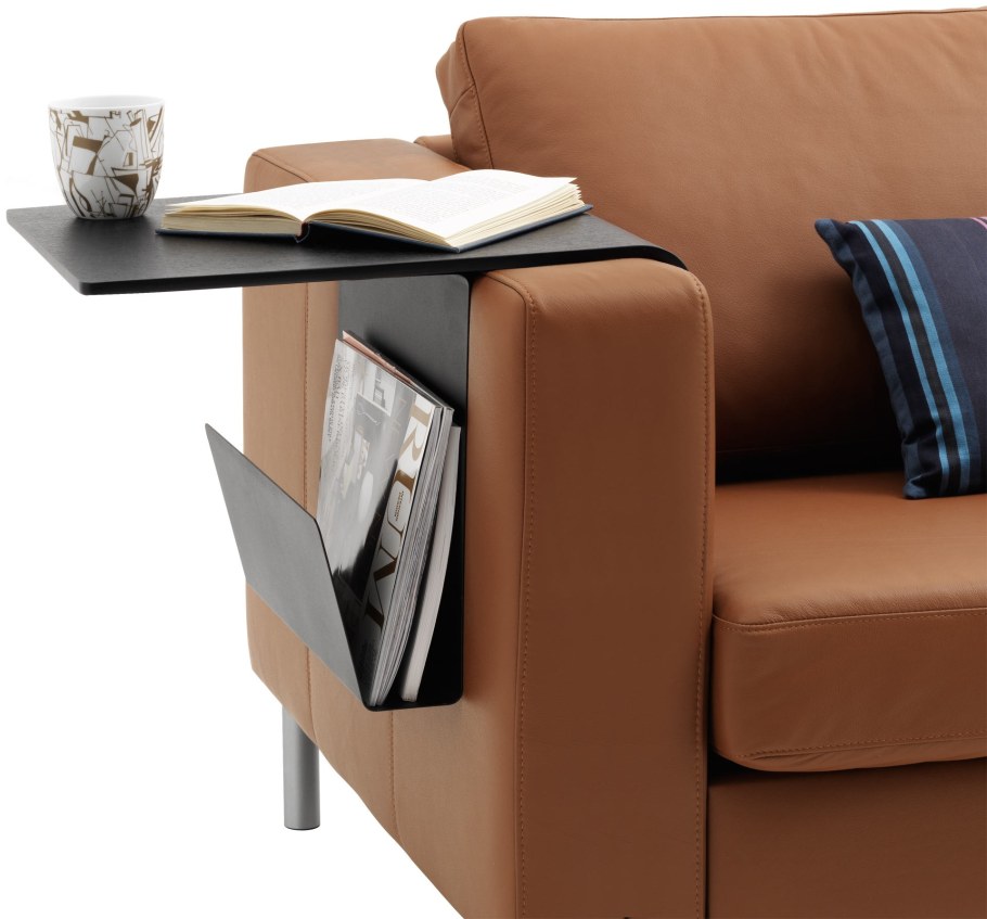 Диван со столиком в подлокотнике