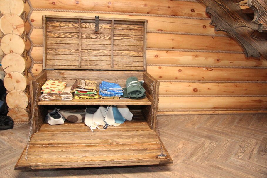 Брашированная мебель из сосны под старину