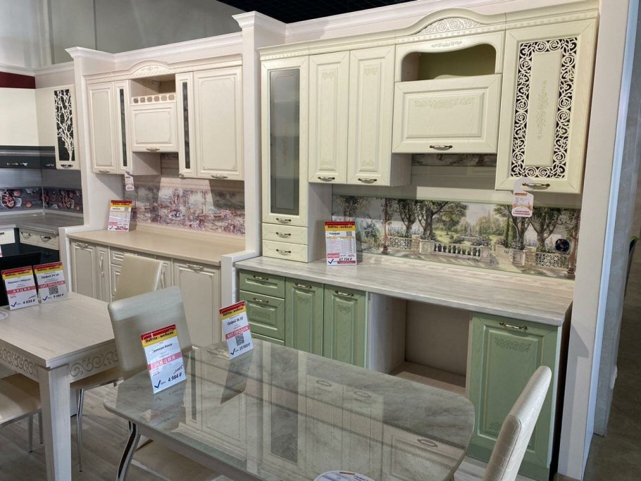 Есть ли салоны давит а мебель в Щелково