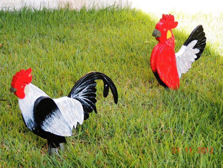 Куры из фанеры для сада