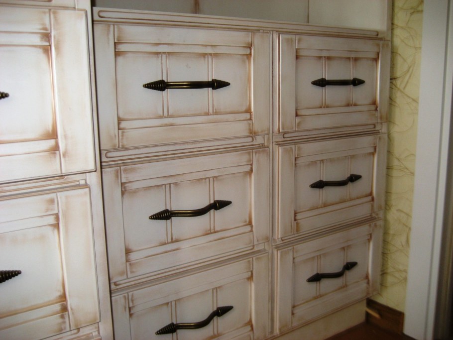 Состаренная мебель в стиле Прованс