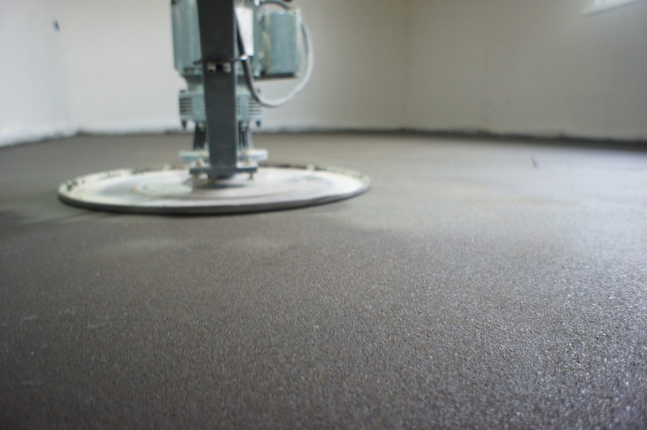 Бетонный пол с железнением пирог