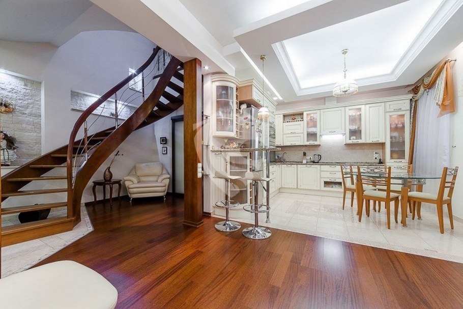 Двухуровневая студия 18 кв м лофт