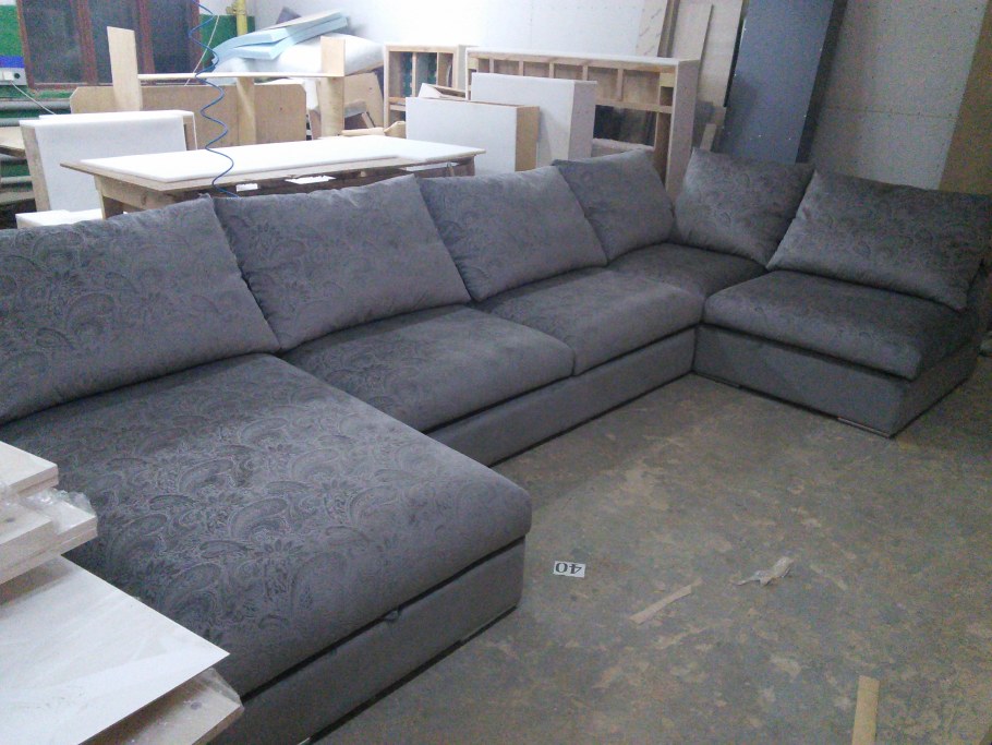 Серый угловой диван флок