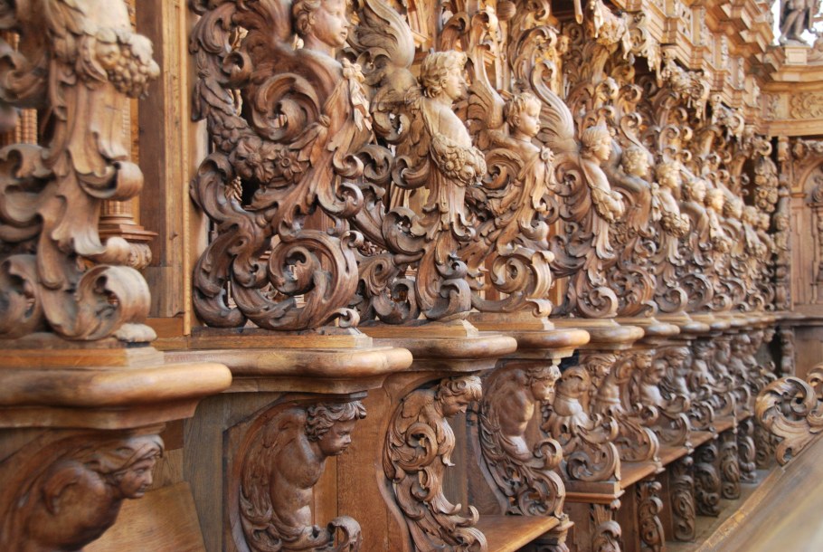 Резные кухонные фасады