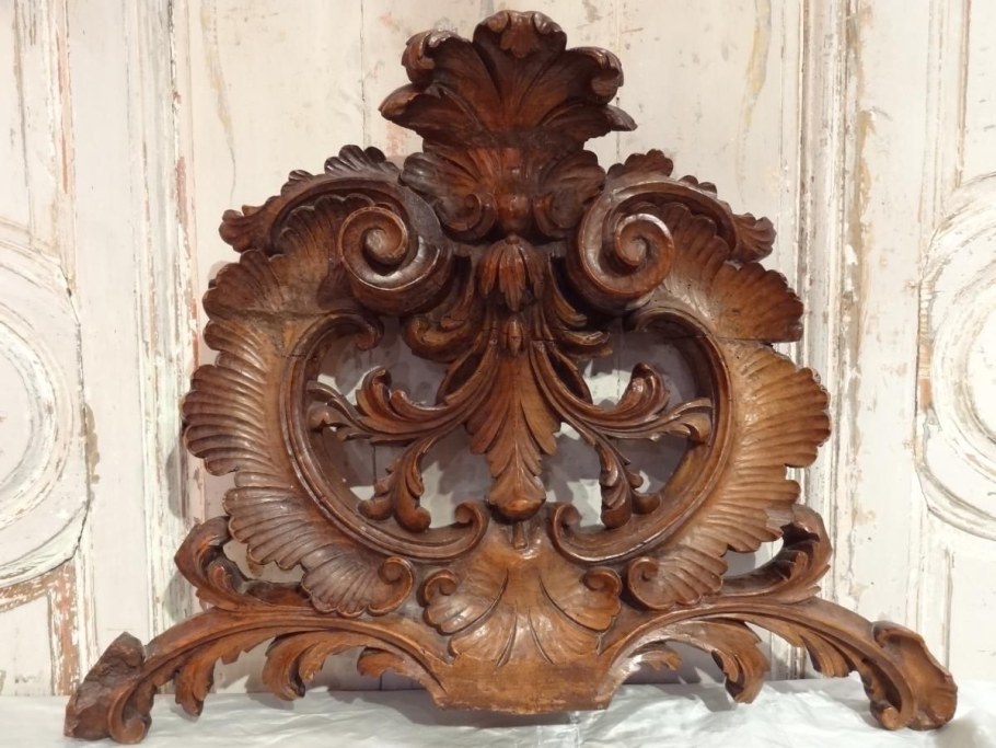 Резная консоль Долмабахче