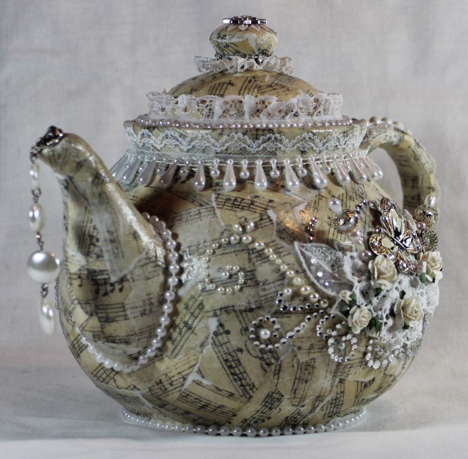 Декор старого чайника