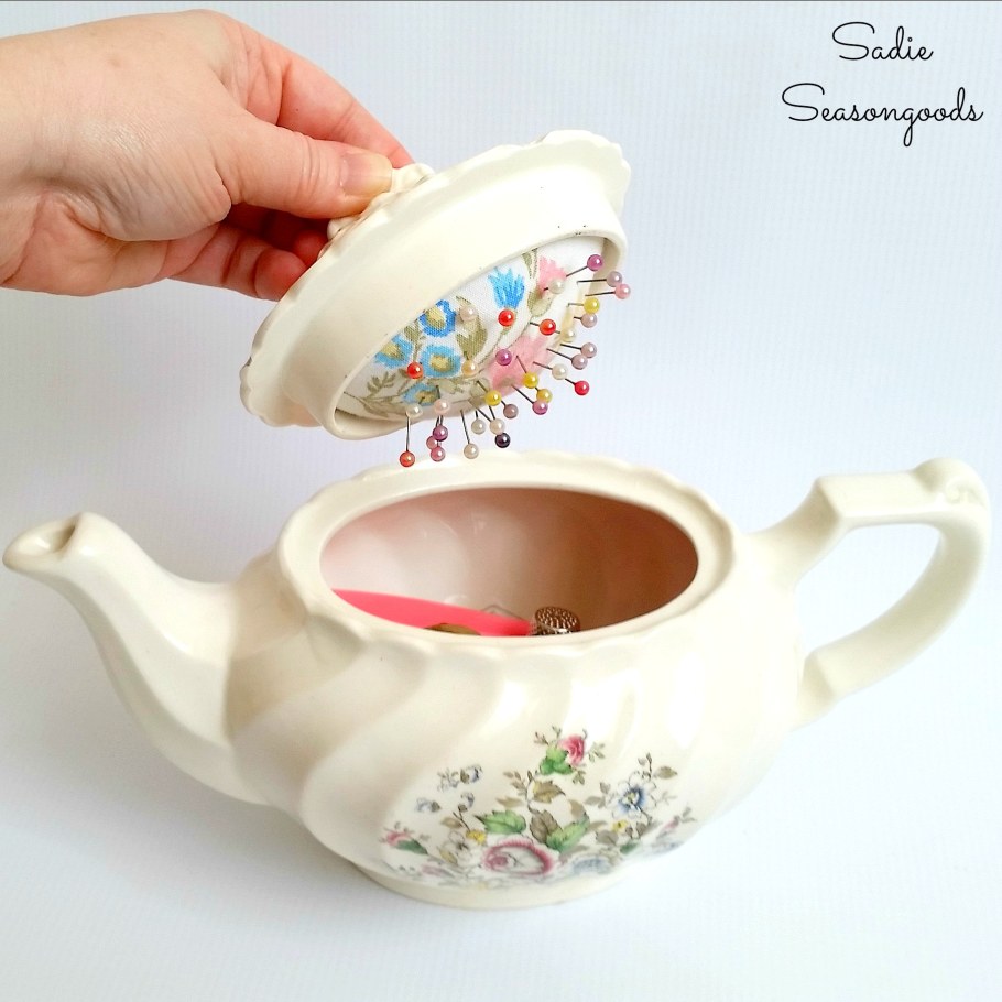 Игольница из чайника